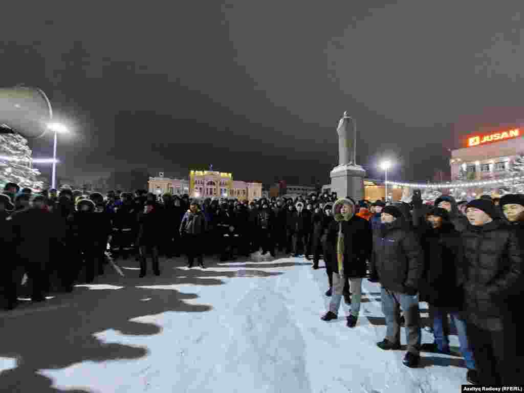 Miting de protest în orașul Oral din vestul Kazahstanului, pe 5 ianuarie.