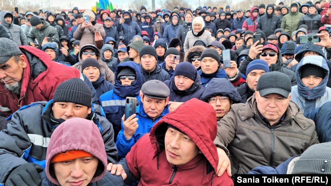 Қандай қиын траннилер трахается үлкен мүшесі