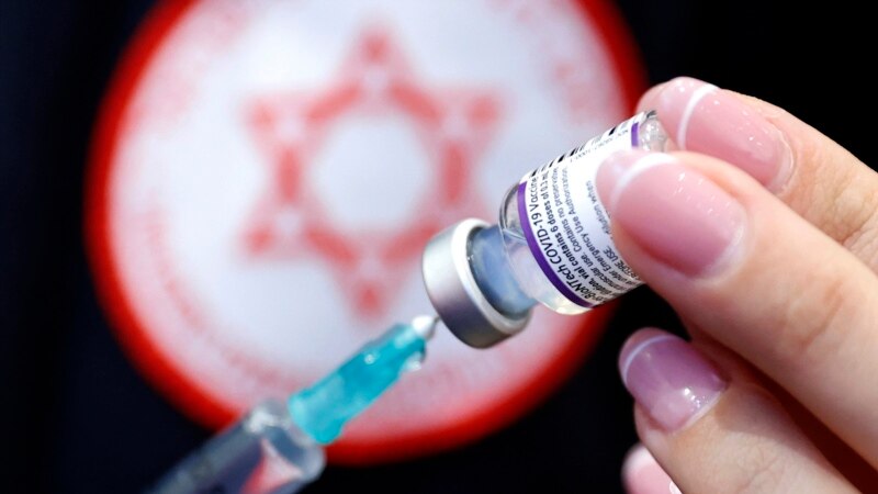Në Izrael rekomandohet doza e katërt e vaksinës për të gjithë të rriturit
