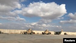 Воена база Аин ел Асад, американски транспортери