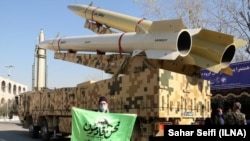 نمایش سه نمونه موشک شلیک شده به پایگاه عین الاسد در مصلی تهران
