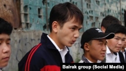 Өспүрүмдөр арасындагы чоңсунуу тууралуу тартылган "Акыркы сабак" сериалынан алынган кадр.