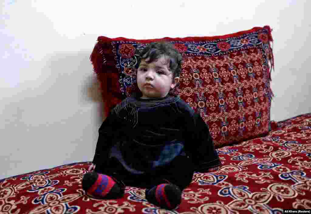 A csecsemő szülei azonban a Reutersen keresztül Afganisztánba is eljuttatták Sohájl&nbsp;fényképeit, és a taxisofőr szomszédai felismerték a babát, így értesítették a hatóságokat