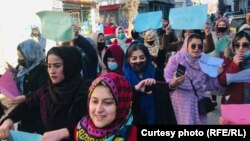 افغانو مېرمنو څو ځلې د زده کړو او کار حقونو ترلاسه کولو په اړه لاریونونه کړي