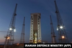 Полигон Министерства обороны Ирана. В центре – "Симург", иранская ракета-носитель лёгкого класса. Это вторая ракета-носитель, самостоятельно разработанная и запущенная в Иране