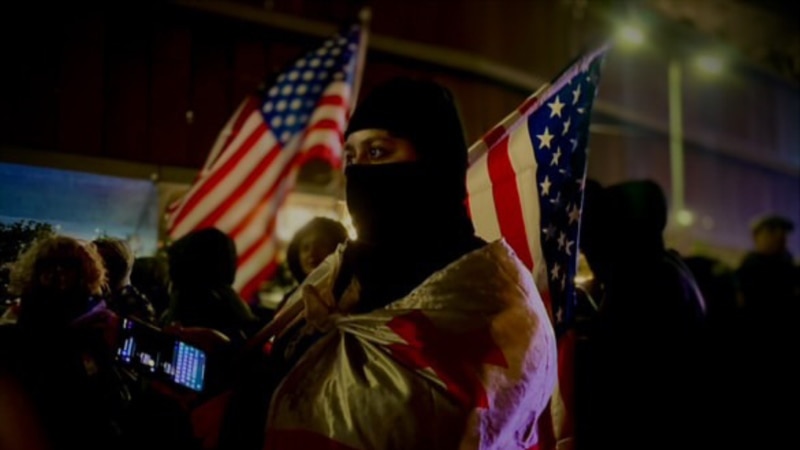 „ჩვენ ჯერ ისევ აქ ვართ“ - ლორენა ბერიას პროტესტი