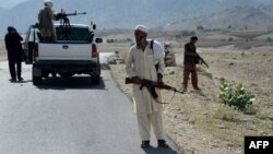 Owganystanyň ýerli polisiýasy.