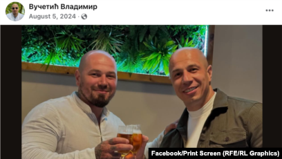 Në një nga postimet në Facebook, Vlladimir Vuçetiq shihet me këmishen jeshile.