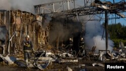 Рятувальники на місці удару по автозаправній станції в Києві, 23 вересня 2026 року