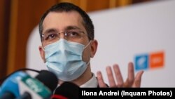 Președintele USR PLUS îl acuză pe primarul Capitalei că organizează concursuri aranjate. Imagine generică cu Vlad Voiculescu din aprilie 2021