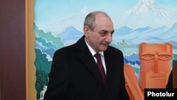 Բակո Սահակյան, արխիվ 