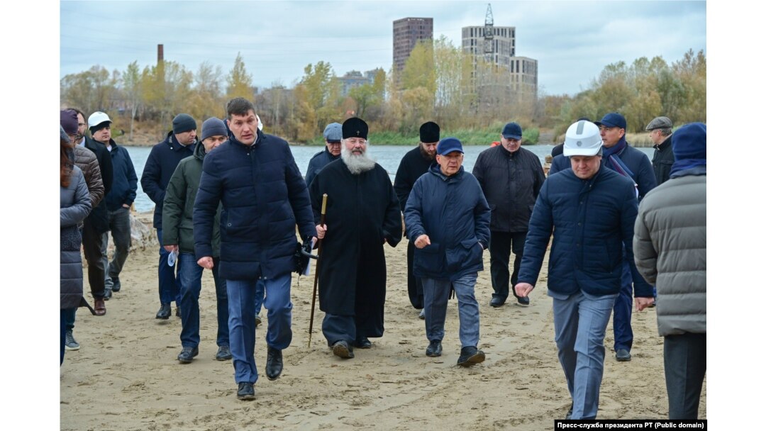 Президент Татарстана Рустам Минниханов посетил Храм-памятник воинам, павшим при взятии Казани в 1552 году. Источник: пресс-служба президента РТ