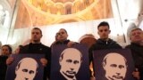 Pristalice Vladimira Putina prilikom posete ruskog premijera Beogradu, 23. mart 2011.
