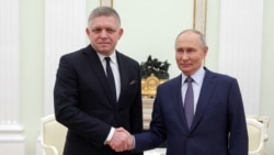 Premierul slovac Robert Fico l-a vizitat duminică pe Vladimir Putin la Moscova, cerându-i să continue transportul de gaz rusesc către Slovacia în ciuda refuzului ucrainenilor și al rușilor de a înnoi acordul de tranzitare Gazprom prin Ucraina. Moscova, 22 decembrie.