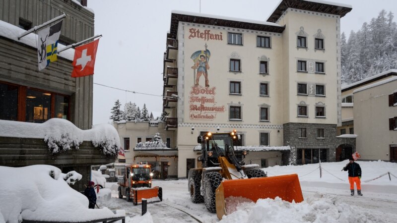 St Moritz: Karantin u dva hotela, zatvorene škole skijanja