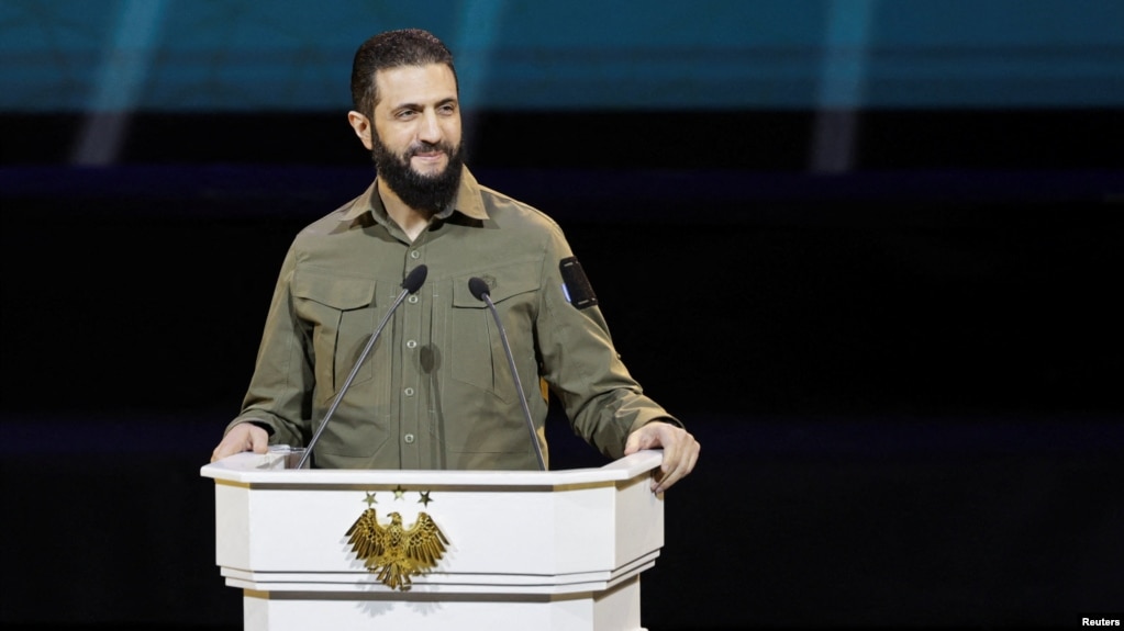 Президент Сирии Ахмед аш-Шараа произносит речь по случаю первой годовщины свержения Башара Асада. Дамаск, 8 декабря 2025 года