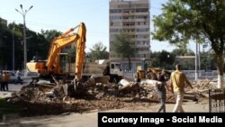 Тошкентда метро қурилиши кетаётган жой.