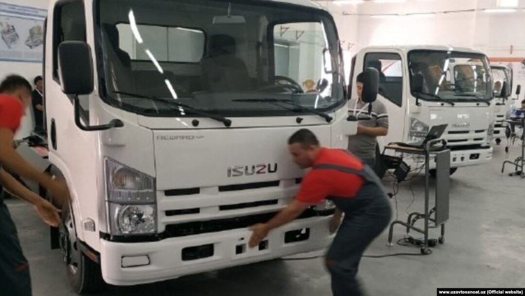 2009 yilda tashkil topgan "SamAvto" zavodida Yaponiyaning "Isuzu" avtobuslari yig‘iladi.