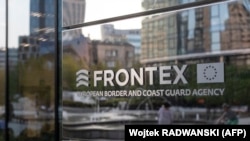 Logo Europske agencije za graničnu i obalnu stražu (Frontex) na sjedištu te agencije u Varšavi, 5. avgust 2019.