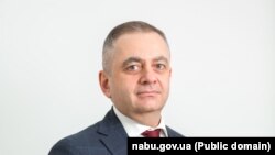 გიზო უგლავა