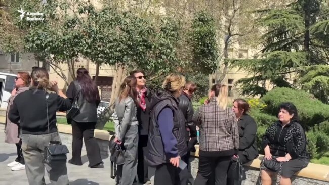 Musiqi müəllimlərinin etirazı: 'Qərəzli şəkildə bizi çörəksiz qoydular'