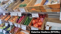  При някои зеленчуци и плодове има сезонно покачване на цените. 