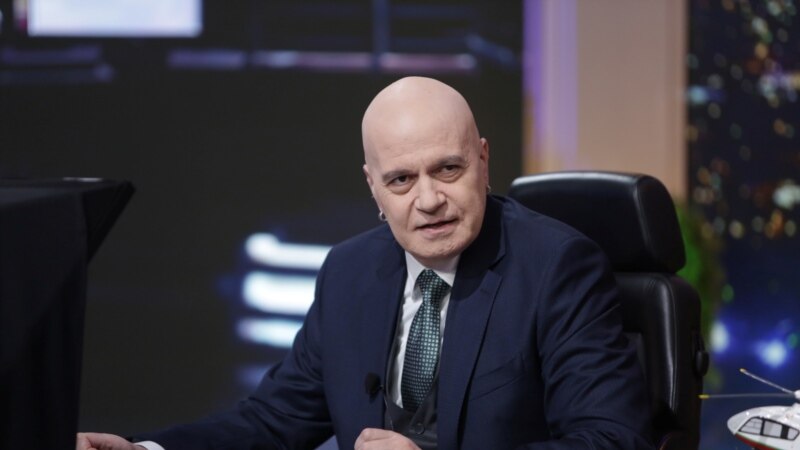 Трифонов ја повлече кандидатурата на Василев за премиер на Бугарија  