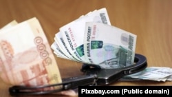 Около половины случаев коррупции составляют взятки, размер которых в трети случаев не превышает 10 тысяч рублей