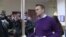 Навальный обвинил суд в попытке лишить его защиты