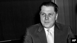 Jimmy Hoffa a condus cel mai mai mare sindicat muncitoresc din Statele Unite ale Americii. 