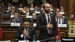 Armenia - Newly elected speaker Ararat Mirzoyan is congratulated by parliament deputies, Yerevan, January 14, 2019.