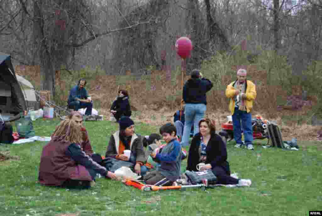 U.S. -- 13 Bedar in Black Hill, is the Persian Festival of springs. It is a full day of mass Outdoors Picnic, which occurs on the 13th day of Norouz, 01Apr2007