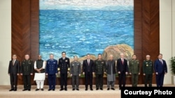 Президент Садыр Жапаров ШКУга мүчө өлкөлөрдүн коргоо министрлерин кабыл алды. Бишкек. 27-апрель, 2026-жыл.