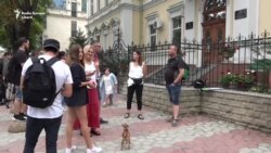 Protest la Mitropolie împotriva cruzimii față de animale