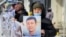 Učesnici protesta ispred kineskog konzulata u Almatiju 2021. godine, na kojem je traženo oslobađanje njihovih rođaka koji su zatvoreni u Kini.