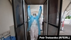 Saglyk işgäri. Almaty, 14-nji maý, 2020.