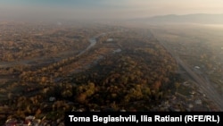 ასე გამოიყურება დრონის კადრში მტკვრის ჭალის ტყე