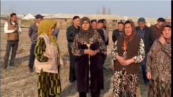 Фарғоналик камбағалларга берилган ер учун улар уч йилдан сўнг аукцион пулини тўлашга мажбурланмоқда