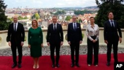 La reuniunea de la Praga au participat premierul ucrainean Denys Șmîhal, cel leton, Evika Silina, președintele polonez Andrzej Duda, prim-ministrul ceh Petr Fiala, premierul danez Mette Frederiksen și cel olandez. 28 mai 2024.