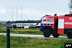 Самалёт Ryanair у менскім аэрапорце, 23 траўня 2021 году