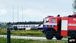 Aeronava Boeing 737-8AS, parcată pe aeroportul din Minsk.