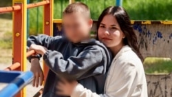 Депортированная из Украины Ксения Колдин с братом Сергеем после возвращения в Украину