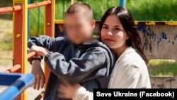 Депортированная из Украины Ксения Колдин с братом Сергеем после возвращения в Украину