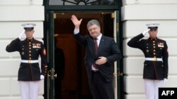 Президент України Петро Порошенко прибув на робочий обід до Білого дому. Вашингтон, 31 березня 2016 року