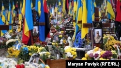 Sve manje grobnih mesta u Lvivu za poginule ukrajinske borce