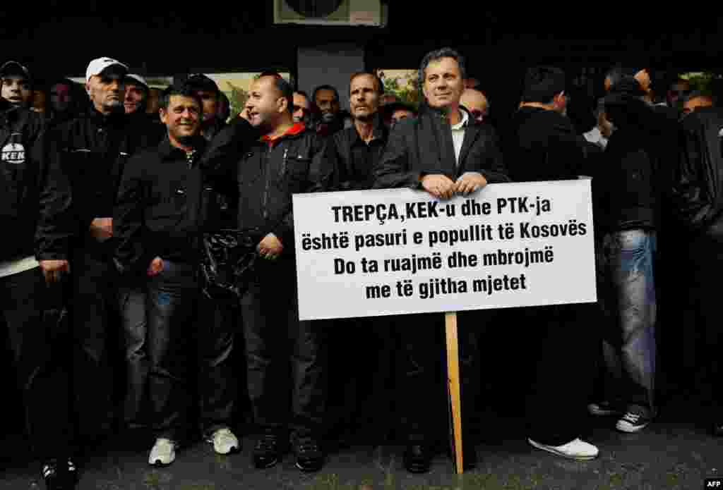 Kosovo - Sindikat organizirao proteste protiv privatizacije javnih kompanija u Prištini, 20.09.2012. Foto: AFP / Armend Nimani