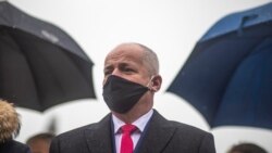 Češki ministar zdravlja Roman Primula sa zaštitnom maskom