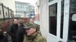 Камандзір батальёну Арганізацыі ўкраінскіх нацыяналістаў Мікола Каханіўскі каля суду