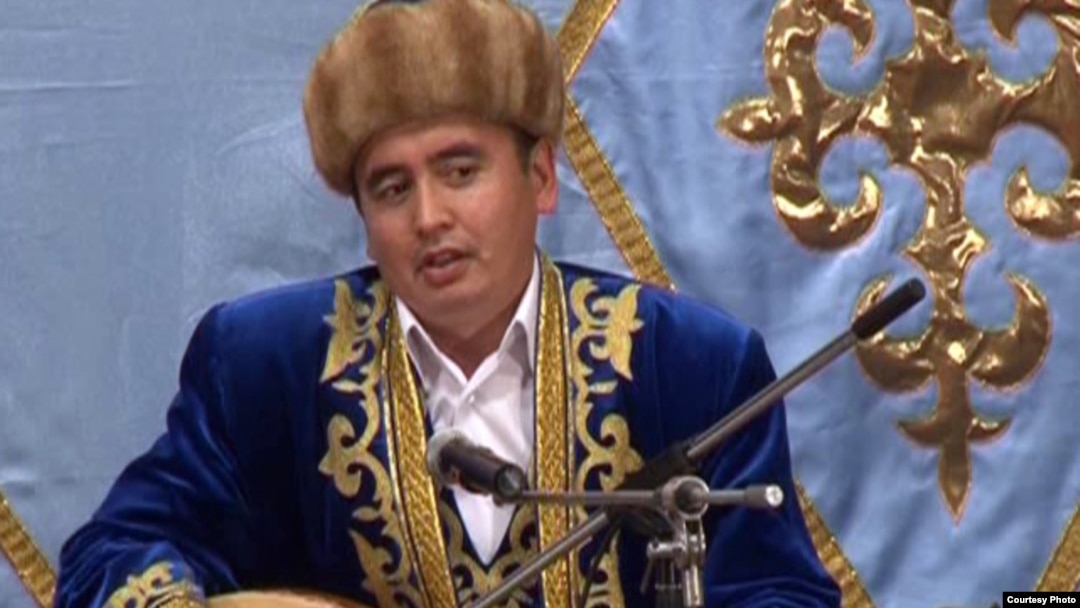 BDSM сүт безінің помпасы туралы бейне