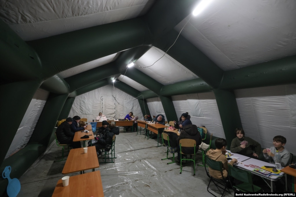 Hapësirat brenda duken kështu…